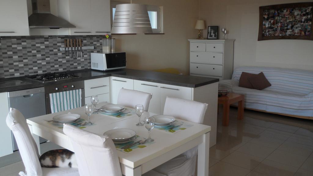 Apartment Sanja Primosten Bagian luar foto